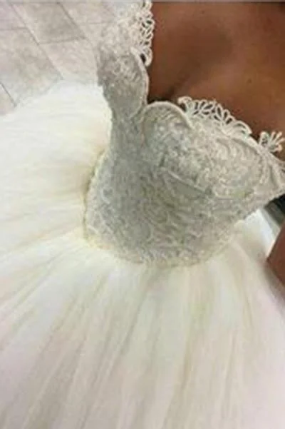 Gorgeous Pearls Ball Gown Sweetheart Lace Applique Beads Tulle Princess Wedding Dress WK241 Modern Bridal Gown