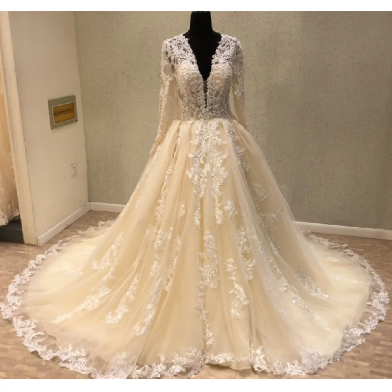 Luxury Long Sleeves Tulle Applique Charming Long V Neck Bridal Wedding Dress, WG680 Floral Bridal Gown