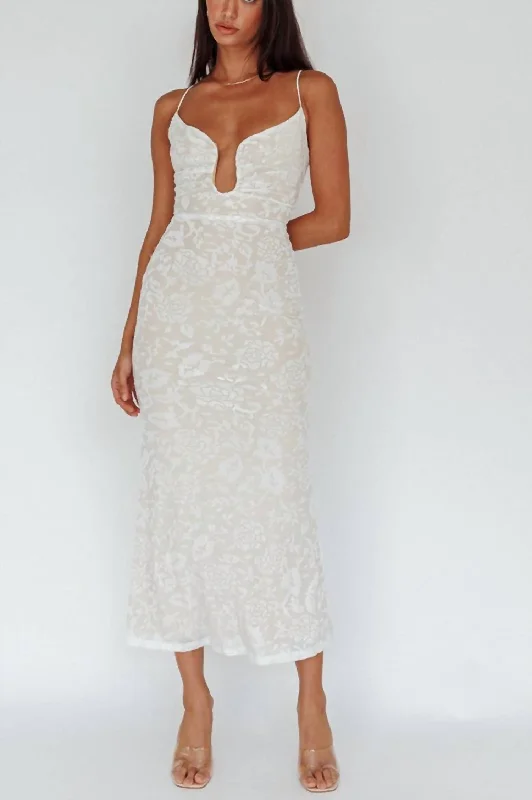 Victoria Floral Velvet Midi Dress In White Classic A-line Skirt